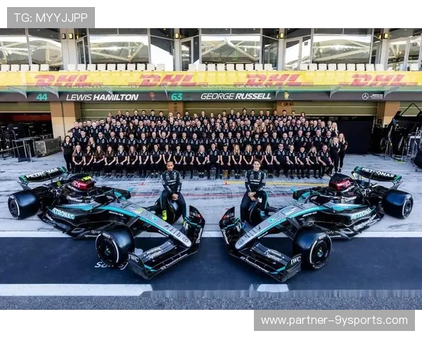 F1赛季最新动态揭秘各车队竞争格局与明星车手表现 F1赛季最新动态揭秘各车队竞争格局与明星车手表现