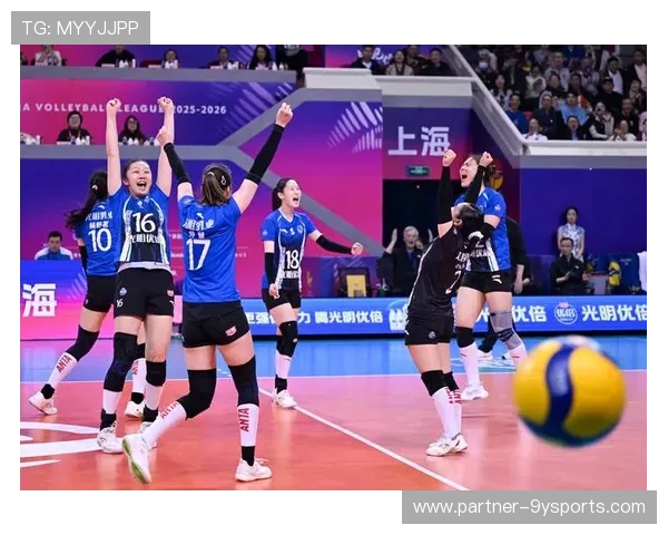 中国女排激战欧洲劲旅成功夺冠 展现团队精神与顽强拼搏