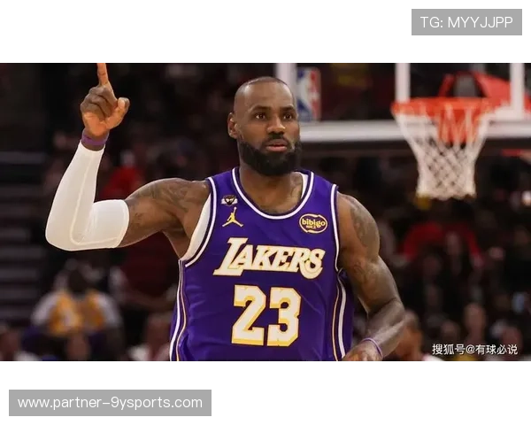湖人逆转勇士迎赛季关键胜利詹姆斯率队再展MVP风采